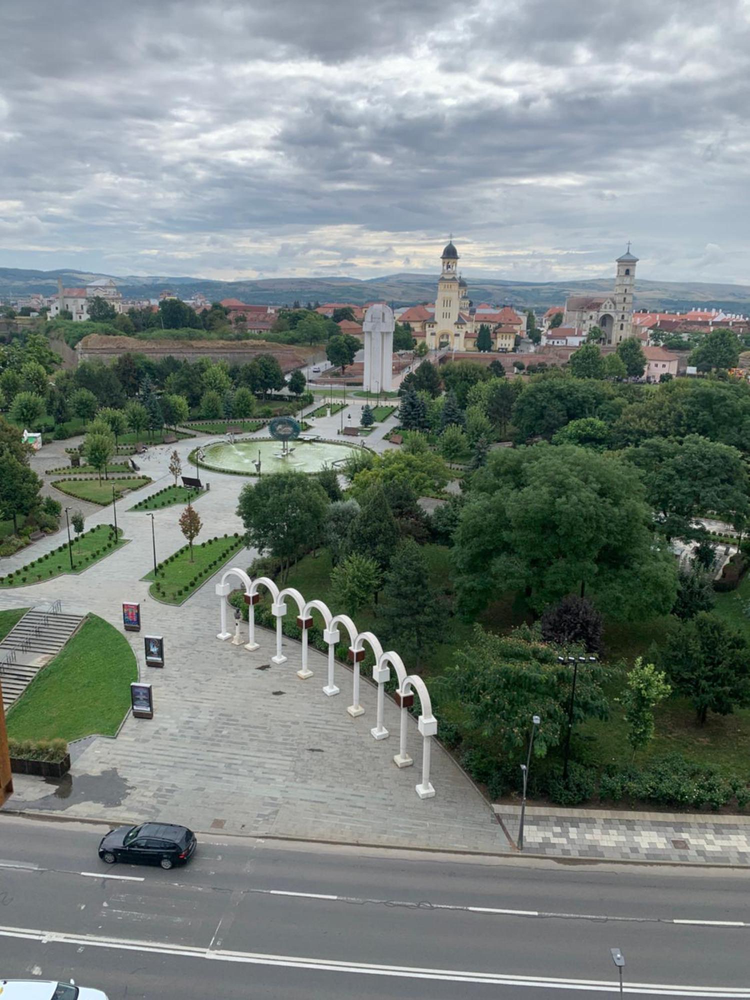Hortenzia Alba Iulia Buitenkant foto